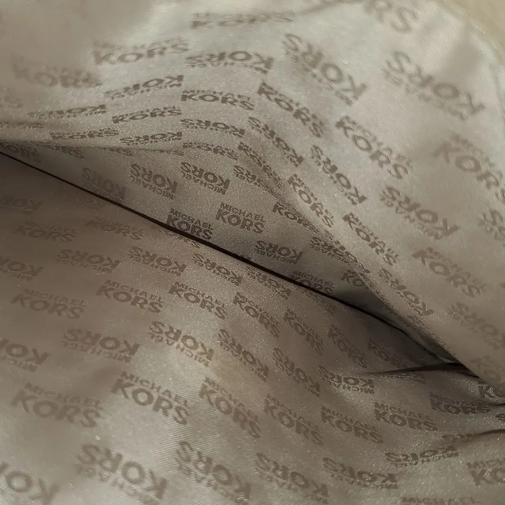 Authentic Michael Kors Whipped Chelsea - Picture 3 of 11